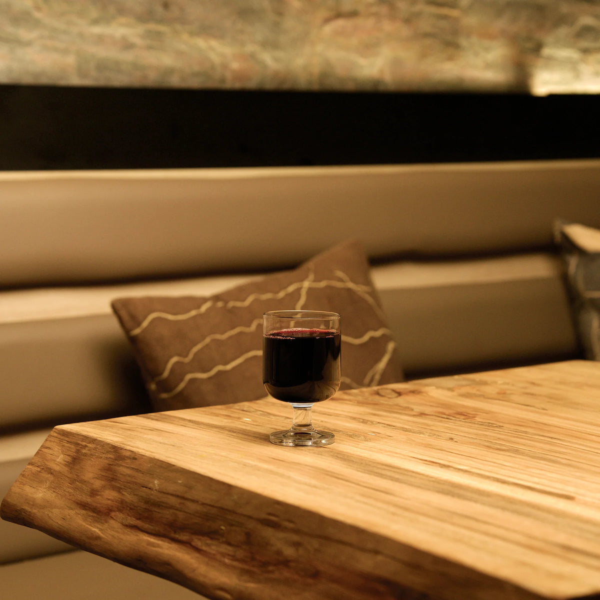 Hosteria Large Wine 280ml