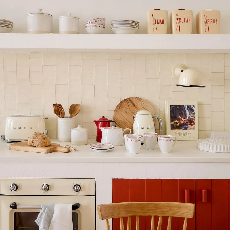 Vila White-Red Mug 409ml