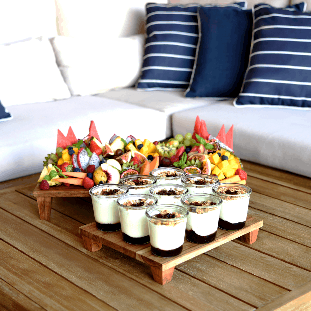 Serve Natural Acacia Display Stand with Legs GN 1/2 325x265x50mm
