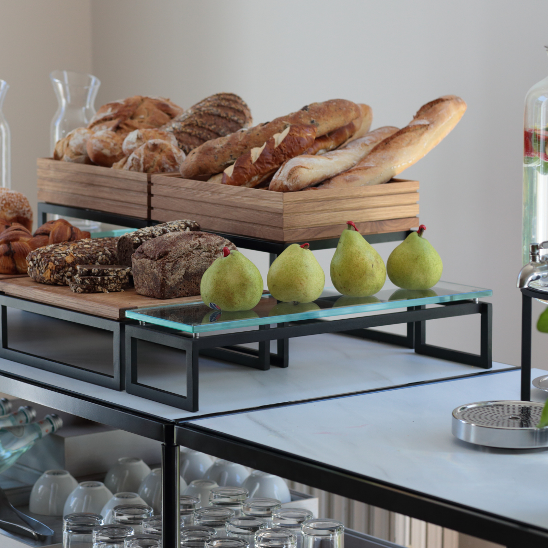 Craster Flow Clear Glass Plinth 2/4 Size 530x162x20mm