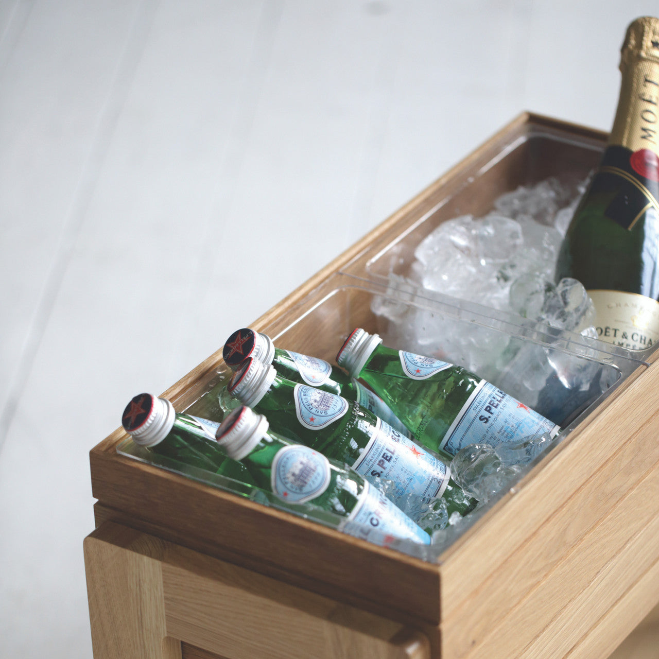 CRASTERBUTL1321 Craster Craster Flow Trough Tray Liner Half Transparent 250x235x128mm Tomkin Australia Hospitality Supplies