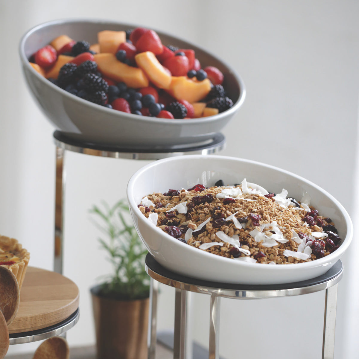 Craster Tilt White Ceramic Round Bowl 250x85mm / 2000ml