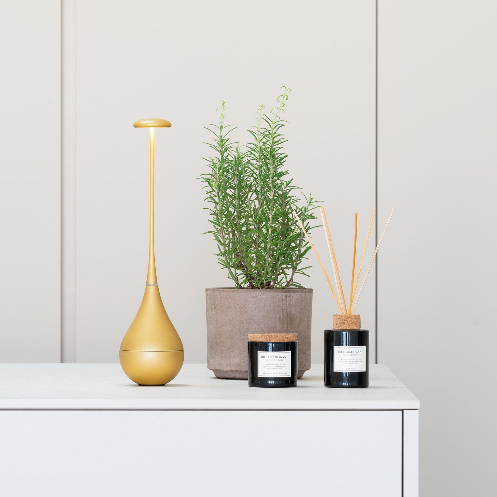 Dondolina Matt Gold LED Table Lamp