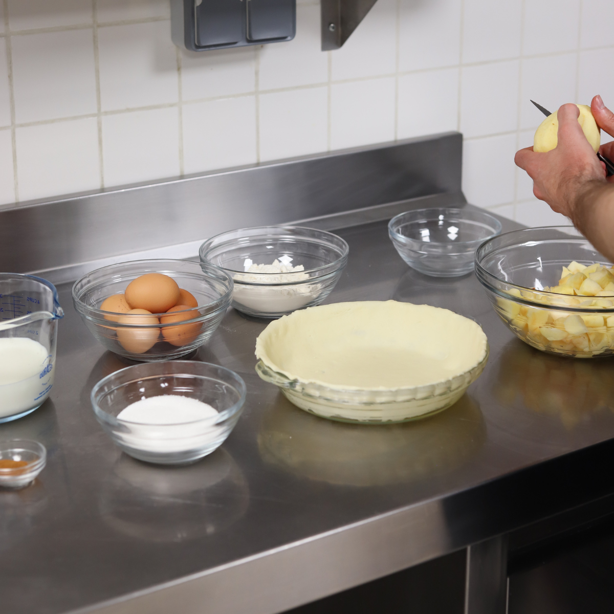 Mixing Bowl Stackable 200x81mm / 1.55Lt