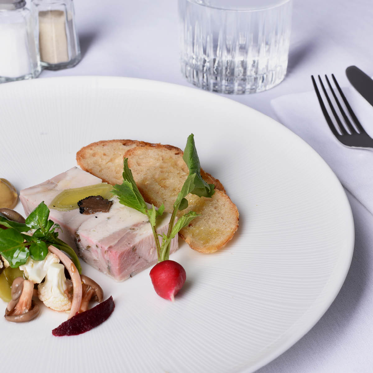 Flash Round Coupe Plate 144mm