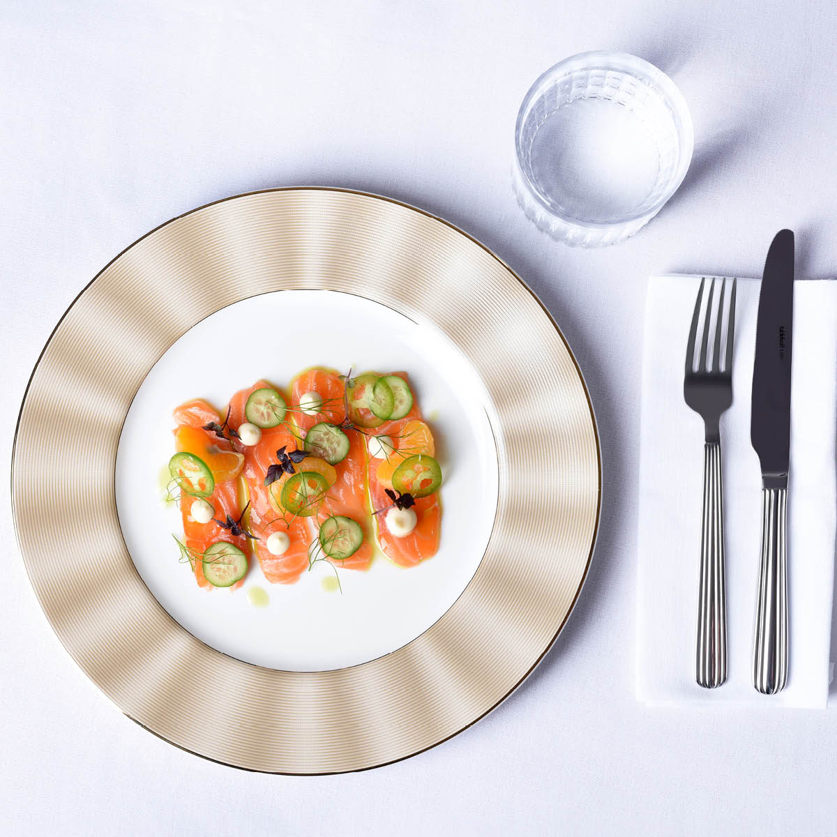 Silk Champagne Round Plate Wide Rim 153mm