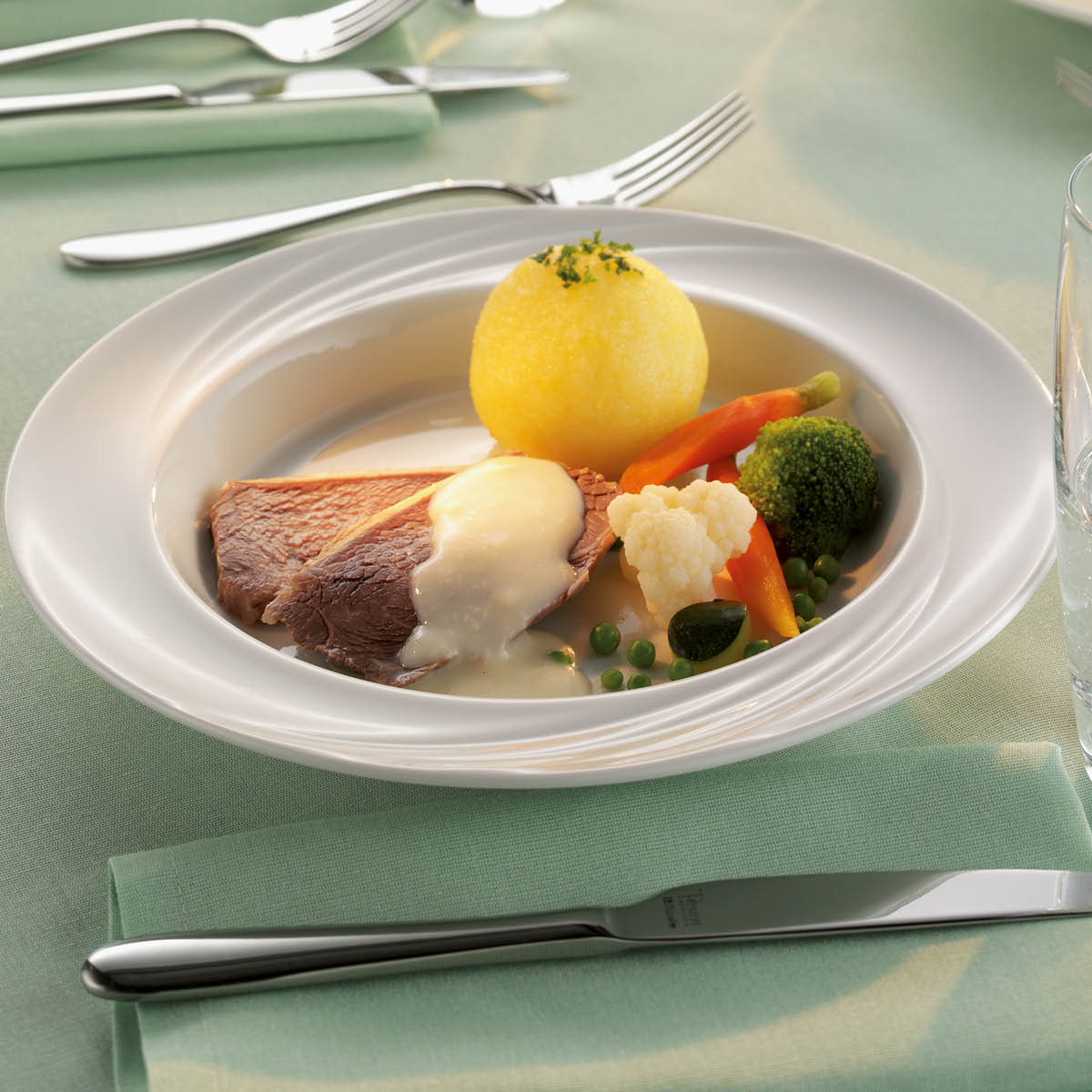 Donna Senior Round Plate Flat Rim 241x23mm