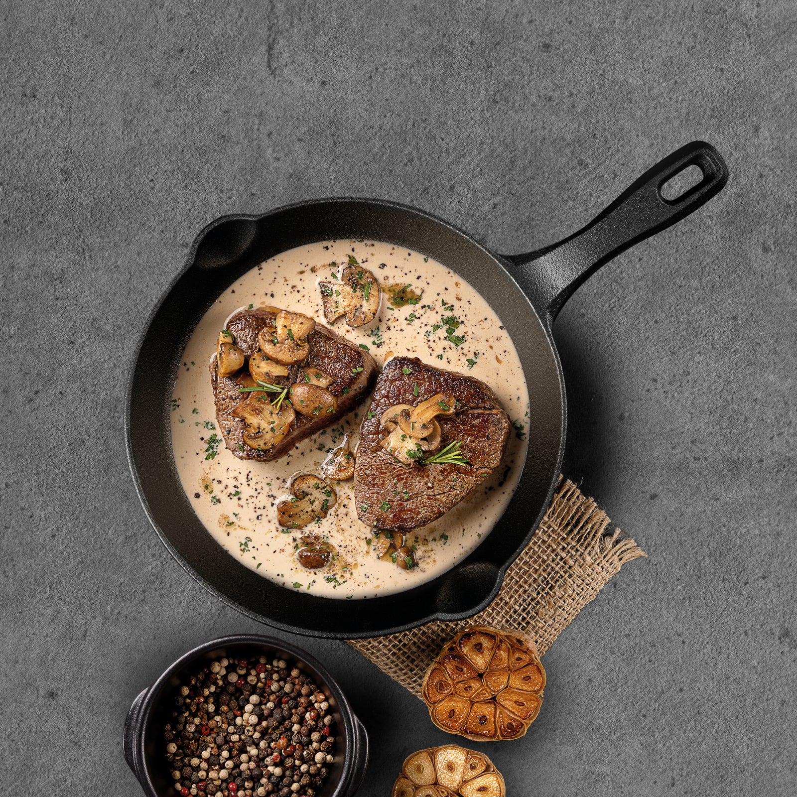 Fargo Cast Iron Skillet Pre-Seasoned 314mmx221mmx63mm