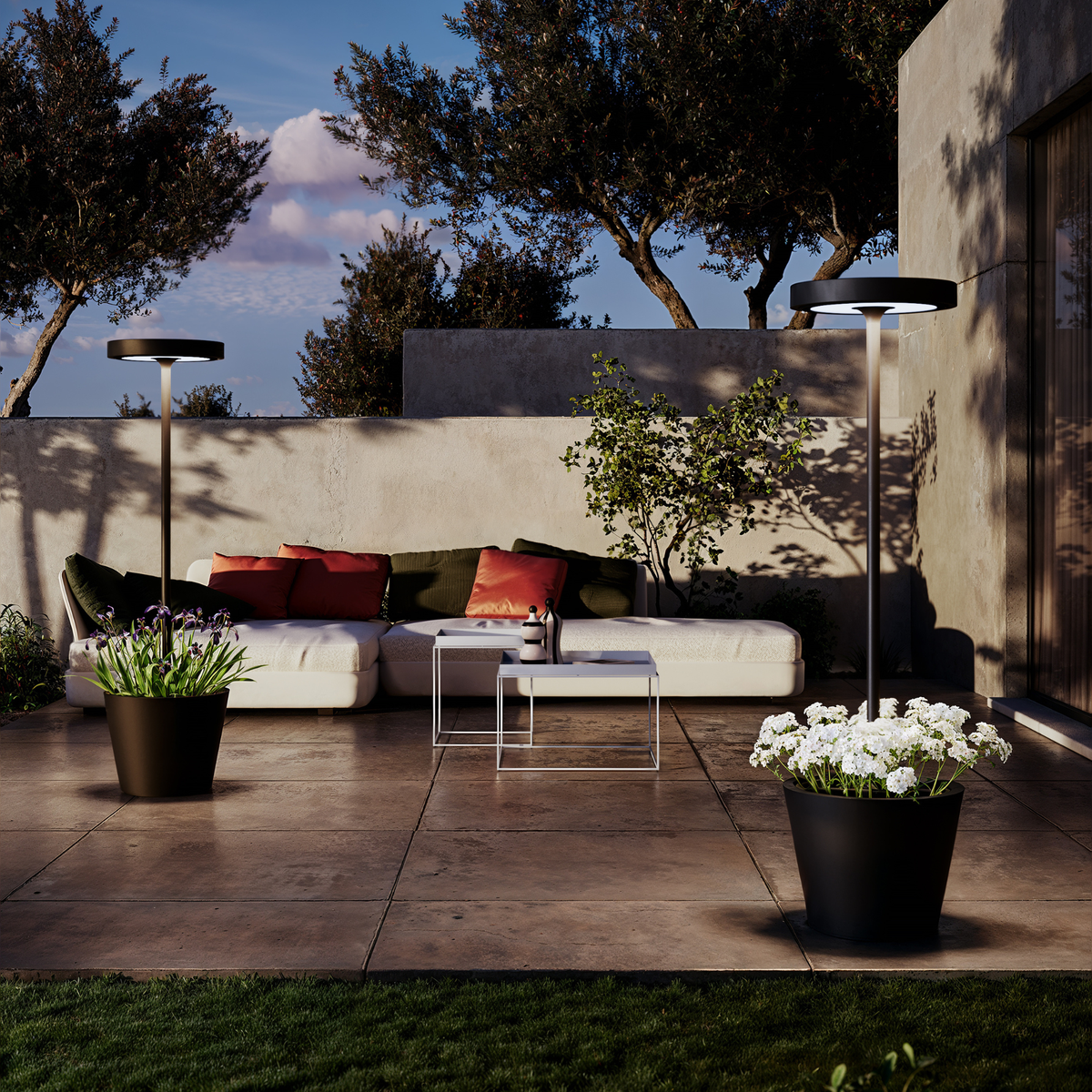 Poldina Reverso L Sage Corten LED Floor Lamp With Vase