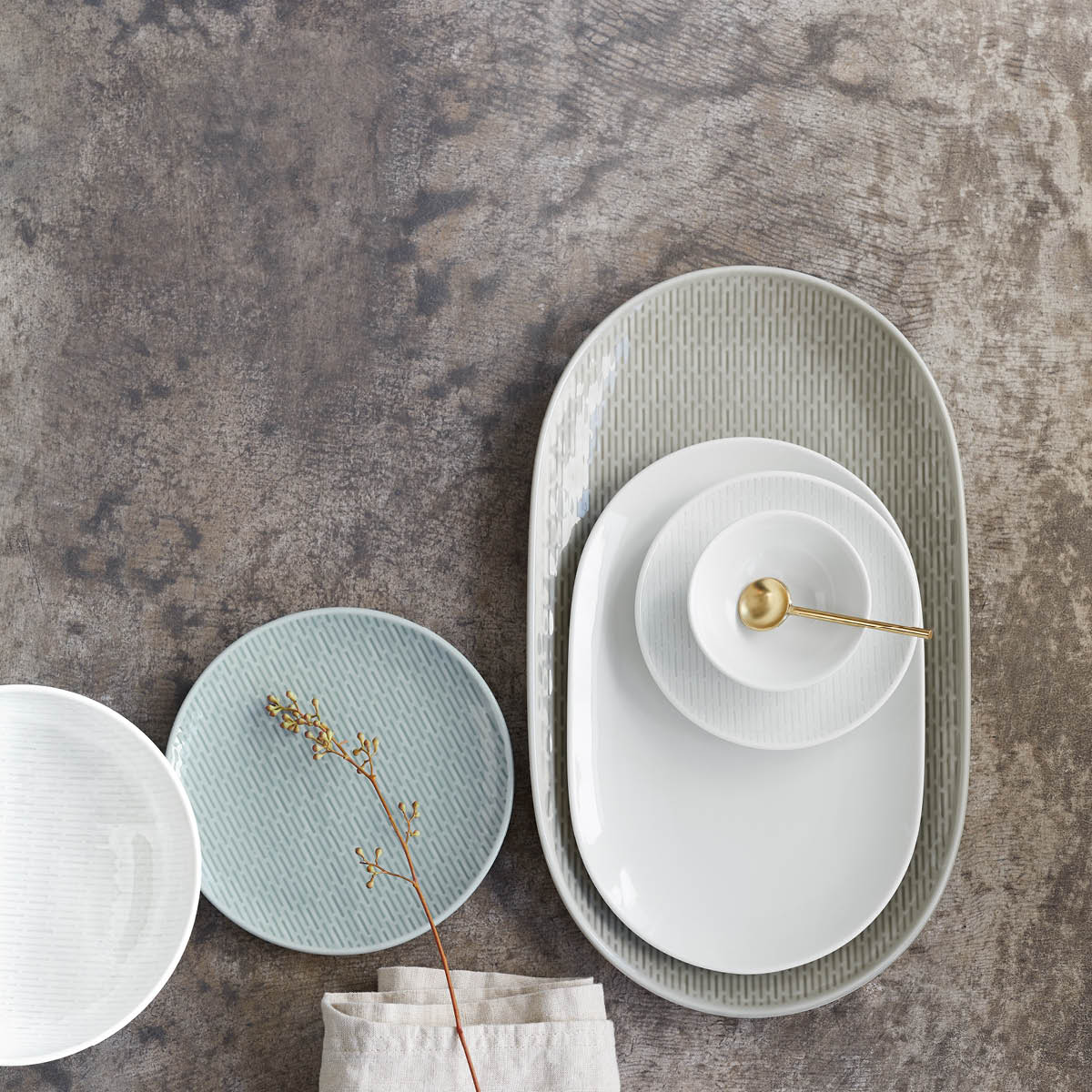 Scope Glow Grey Oval Coupe Platter 230x151mm With Relief Design