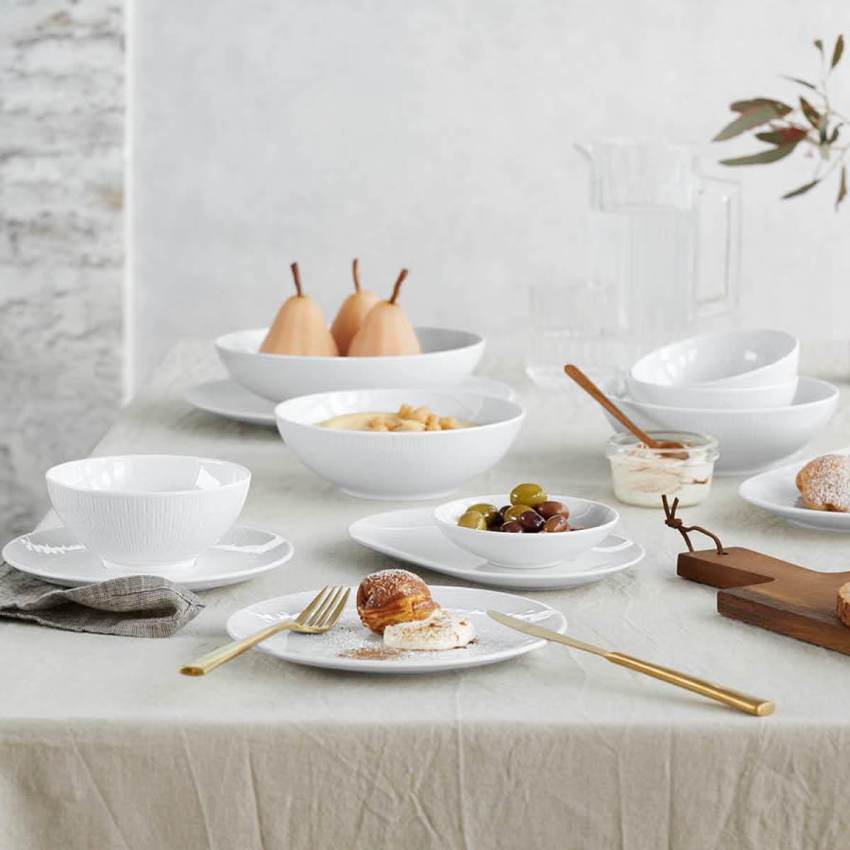 BHS6732296 Bauscher Bauscher Scope Linea Oval Coupe Platter 460x182mm Tomkin Australia Hospitality Supplies