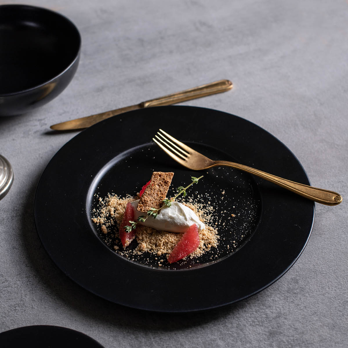 Notte Black Round Plate Wide Rim 300x30mm