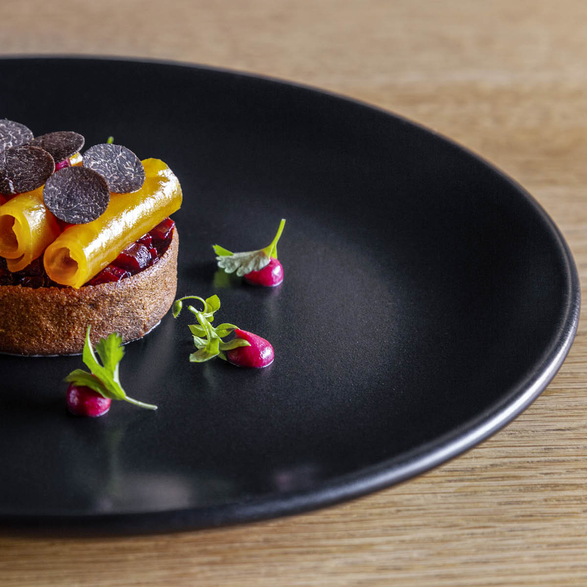 Notte Black Round Coupe Plate 210x23mm