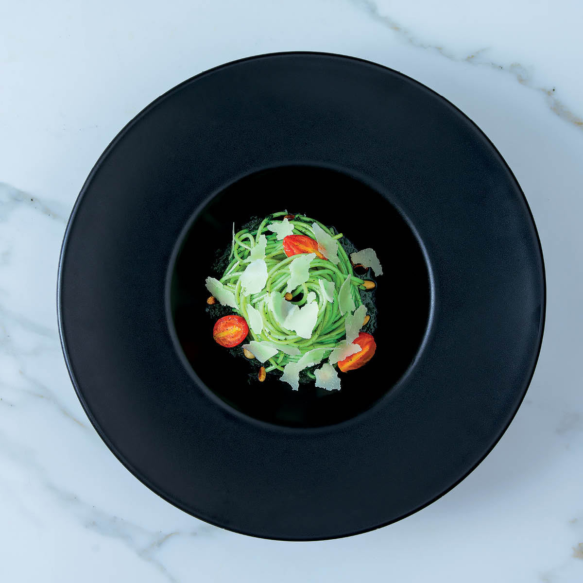 Notte Black Round Deep Plate 300x40mm / 360ml