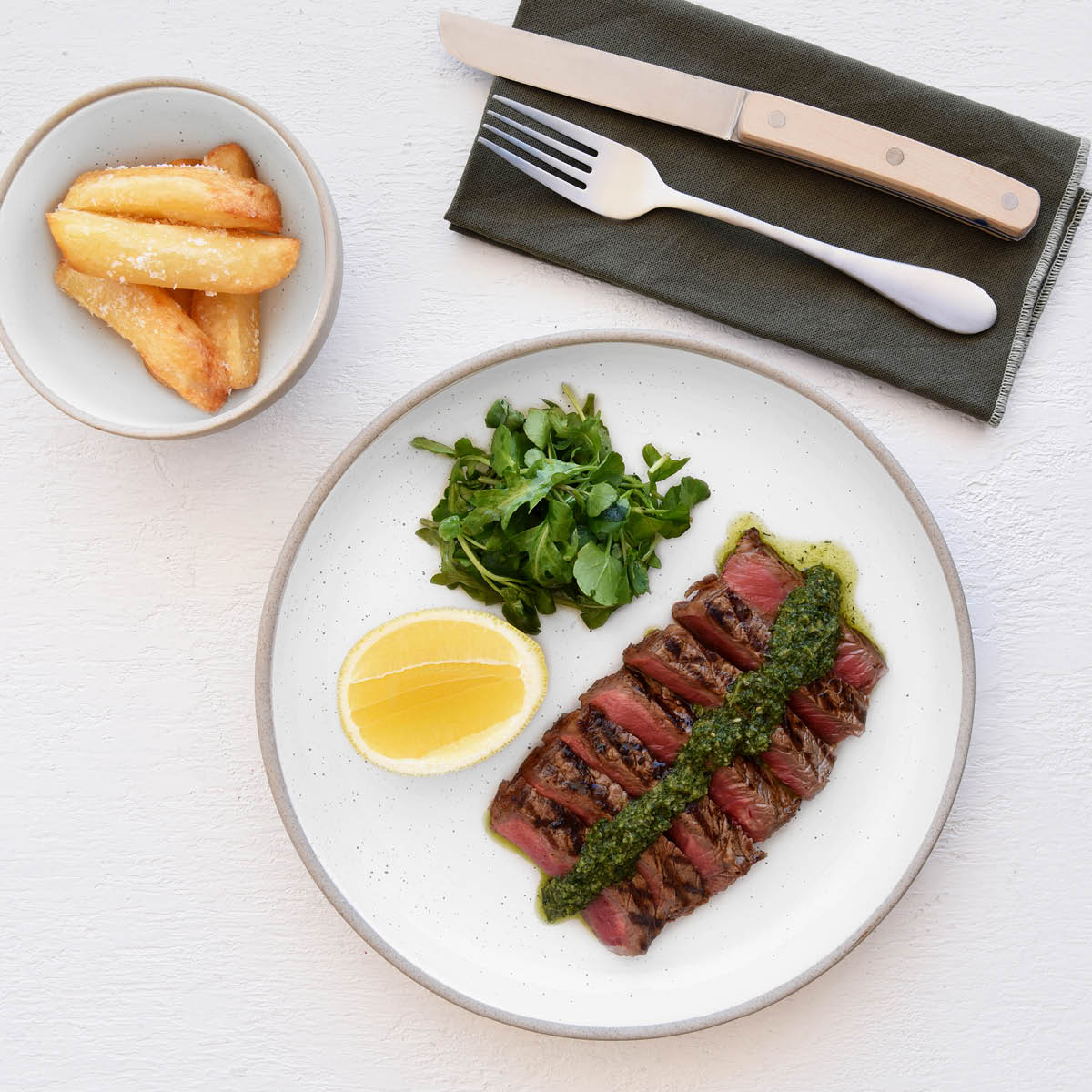 Soho White Pebble Round Deep Coupe Plate 235mm