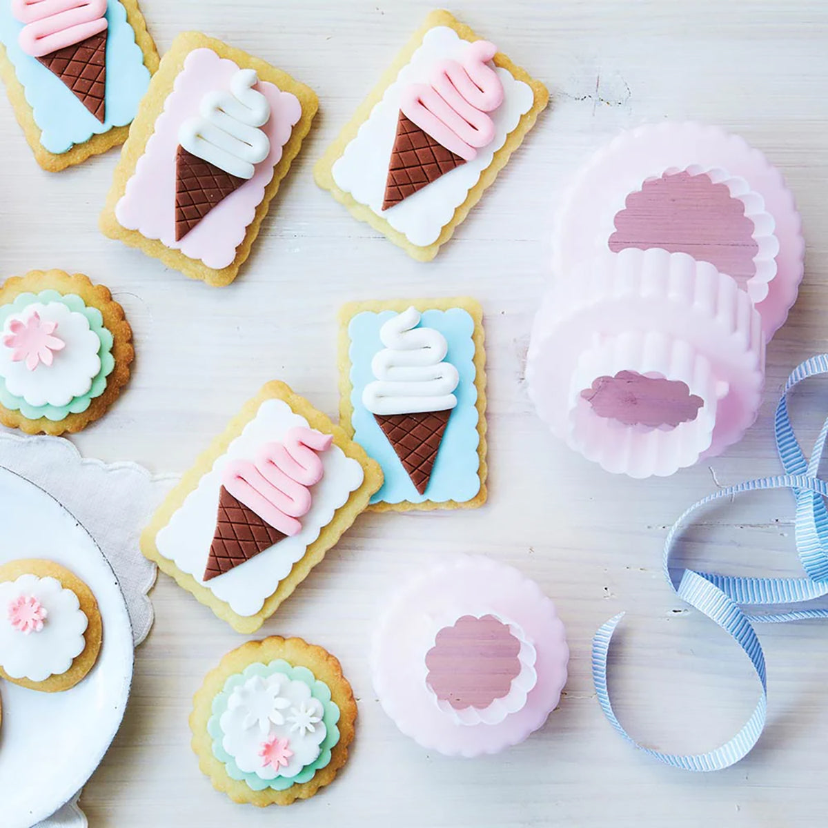 Dual Sided Cookie Cutters Round Set Of 3